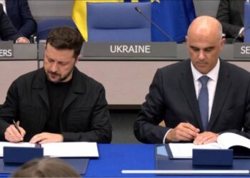 Зеленський у ПАРЄ підписав угоду щодо створення cпецтрибуналу проти РФ