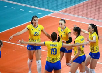 Жіноча волейбольна збірна України, з тренером «Решетилівки» у штабі, перемогла Словаччину й вийшла до фіналу чотирьох Золотої Євроліги • Волейбол •