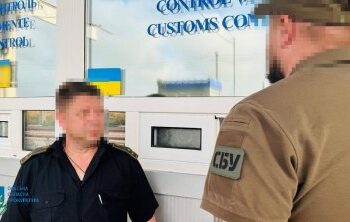 Чотирьох інспекторів одного з підрозділів Одеської митниці викрито на систематичному одержанні хабарів від перевізників » Миколаївський Оглядач