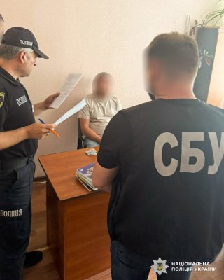 Хабар за довідку про псевдолікування задля ухилення від служби: у Миколаєві поліцейські затримали лікаря за підозрою у одержанні неправомірної вигоди » Миколаївський Оглядач