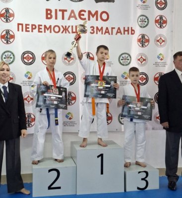 Миколаївські спортсмени здобули понад 20 нагород Абсолютного чемпіонату України та Всеукраїнського турніру з кіокушин карате » Миколаївський Оглядач