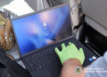 Викрав особисті речі з військового авто: у Миколаєві поліцейські затримали чоловіка за підозрою у вчиненні крадіжки » Миколаївський Оглядач