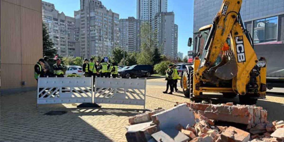 Біля ЖК River Stone демонтували паркан і відкрили 500 метрів набережної Дніпра |
