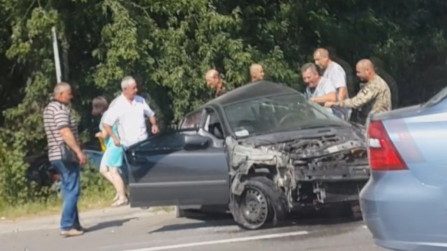 Петро Димінський швидко покинув місце ДТП, однак очевидці встигли зафіксувати його біля автомобіля, що вчинив аварію