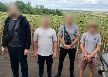 Пешком в Молдову за более чем две тысячи долларов: в Одесской области разоблачили парня-переправителя