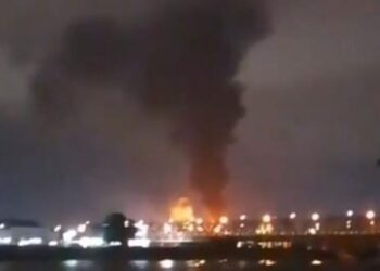 У Краснодарському краї ударні дрони атакували аеропорт і нафтобазу | Політика