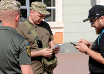 У работников ТЦК появятся бодикамеры: вручение повесток будет фиксироваться с 1 сентября