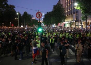 У Сербії знову відбуваються антиурядові мітинги | Політика