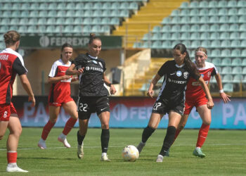 Жіноча «Ворскла» розгромила вінницьке «ЕМС-Поділля» • Футбол •