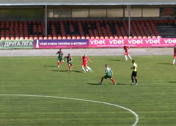 Друга ліга: «Гірник-Спорт» програв київському «Локомотиву» • Футбол •