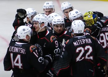 ХК «Кременчук» впевнено переміг «Сокіл» у стартовому матчі Кубка України з хокею • Хокей •