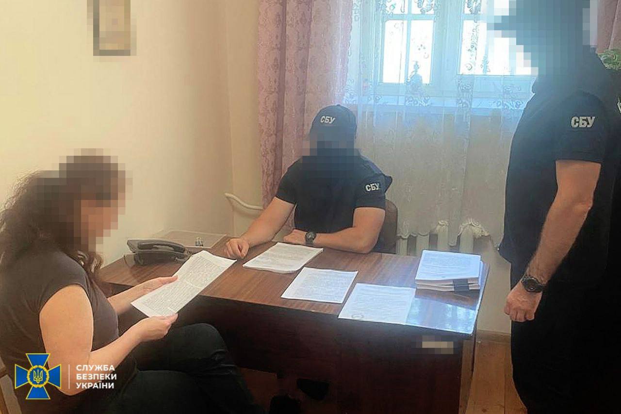 ворожа агентка з Дніпра