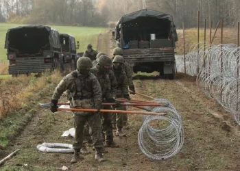 Польща відправляє 40 тисяч військових на кордон із РФ та Білоруссю – Світові новини