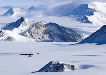 Санкції та відсутність технологій підривають арктичні амбіції РФ – розвідка – Світові новини