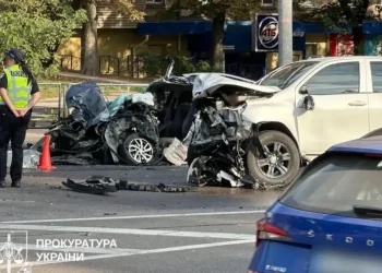 Смертельне ДТП у Києві: військовий виїхав на зустрічну, загинув поліцейський