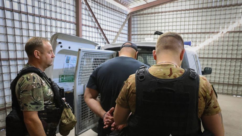 Трьох підозрюваних у замаху на вбивство затримали у Запоріжжі
