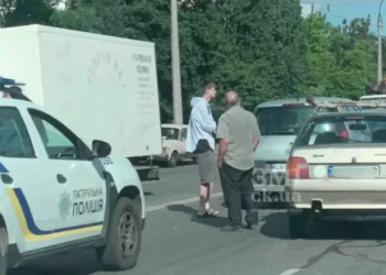 У Черкасах потрійна ДТП: винуватець не встиг загальмувати