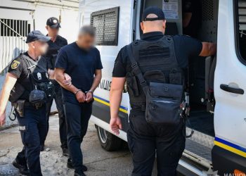 Викрали посилку з поштомата: у Запоріжжі затримали двох чоловіків
