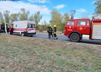 ДТП на мосту через Дніпро в Кам’янському: постраждав водій