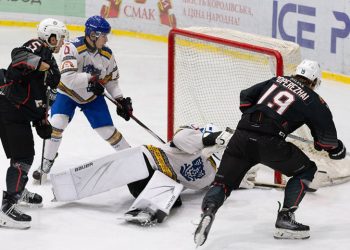 ХК «Кременчук» переміг «Одещину» у матчі-відкритті Чемпіонату України (відео) • Хокей •