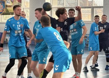 Полтавське гандбольне «Динамо-Академія» обмінялося перемогами з «Хмельницьким» • Гандбол •
