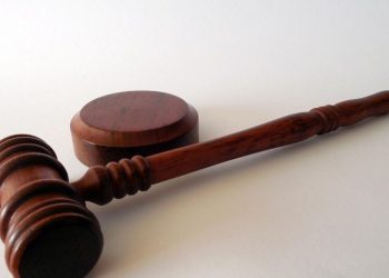 У Запоріжжі двох посадовців освітніх закладів судитимуть за службову недбалість