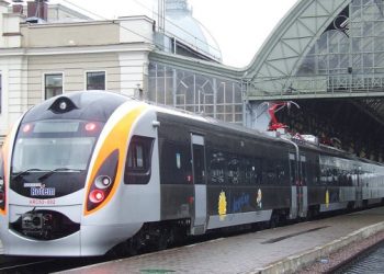 «Укрзалізниця» повідомила про затримки поїздів на Львівщині –