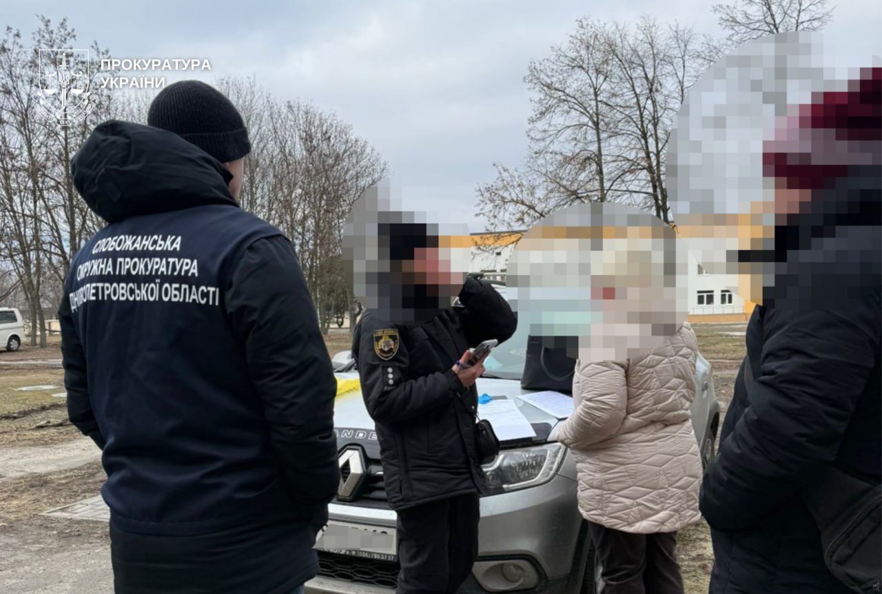 на Дніпропетровщині троє медиків «заробляли» на військовозобов'язаних