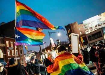 Адміністрація Трампа наказала зняти райдужний прапор біля Стоунволлського пам’ятника | Політика