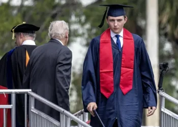 Беррон Трамп врятував дівчину від росіянина – у Лондоні громадянин РФ напав на жінку, син президента США допоміг – Світові новини