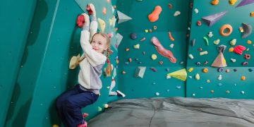 Безкоштовне скелелазіння для дітей захисників: підтримка для матерів у Львові –