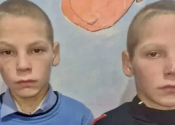 Більше місяця поліцейські Кам`янського шукають 13-річних хлопців-близнюків