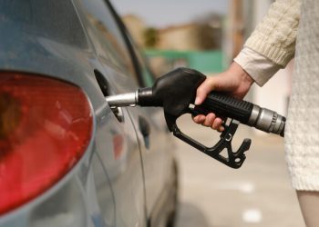 Цены на АЗС резко выросли: 100-й бензин уже по 85 грн за литр