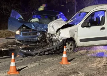 Через лобову ДТП у Львові до лікарні потрапили троє людей