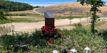 Десять років після трагедії на Грибовицькому звалищі: як вшанували пам’ять трьох загиблих рятувальників –