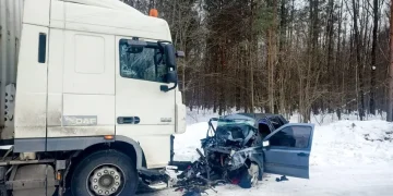 ДТП на Рівненщині: зіткнення з лісовозом забрало життя 23-річного водія