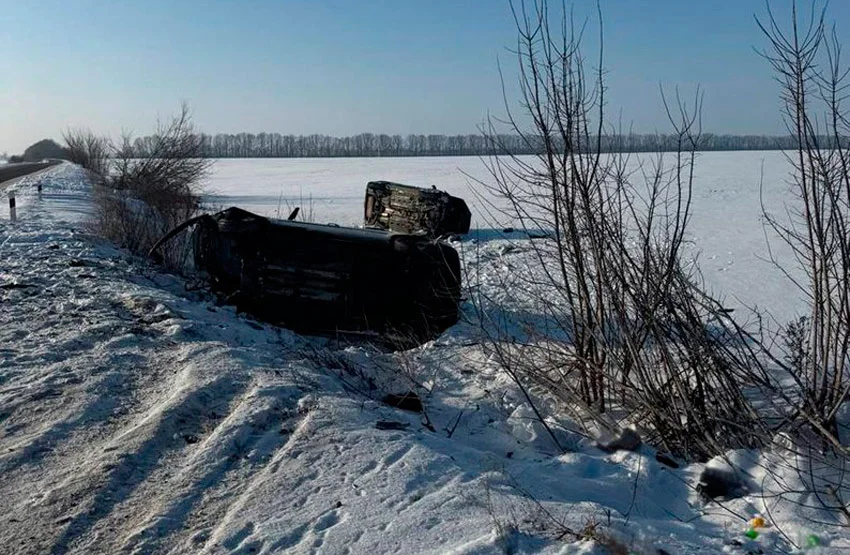 ДТП на Уманщині: перекинулися дві автівки, одного водія госпіталізували