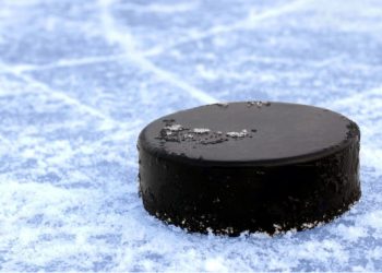 Дві аматорські хокейні команди Полтавщини позмагаються за Зимовий кубок УАХЛ • Хокей •