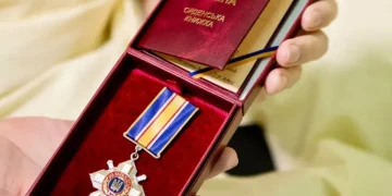 Двоє енергетиків з Дніпропетровщини отримали державні нагороди