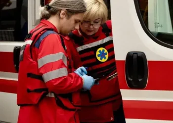 Двоє постраждалих після вчорашньої атаки на Дніпро залишаються в лікарні