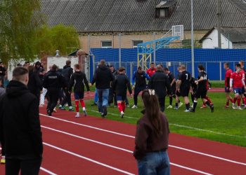 ФК «Пирятин» та ФК «Лубни» оштрафували: перерваний матч дограють • Футбол •