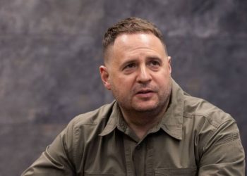 Фракція “Слуга народу” відреагувала на звільнення Єрмака