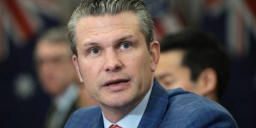 Гегсет у Пентагоні процитував фільм Тарантіно замість Біблії (Відео)