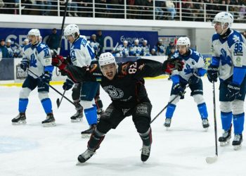 Гравець ХК «Кременчук» Гліб Крівошапкін — найкорисніший хокеїст ЧУ в 2025 році • Хокей •