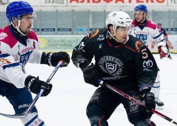 ХК «Кременчук» першим перетнув позначку в сто забитих шайб в сезоні • Хокей •