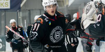 ХК «Кременчук» розгромив столичну «Крижинку-Кепіталз» (відео) • Хокей •