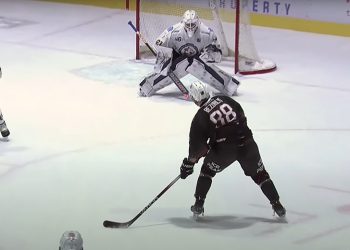 ХК «Кременчук» стартував у Єврокубках з вольової перемоги над угорцями (відео) • Хокей •