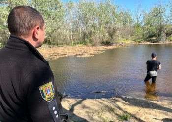Хотел переплыть водоем: в Одесской области погиб подросток