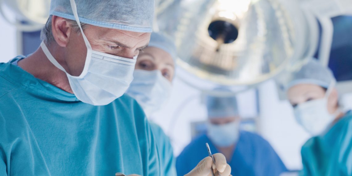 Юного волонтера з Харкова врятували львівські медики — пухлину знищили всього за 6 хвилин –