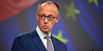 Канцлера ФРН освистали за заклики до пенсійної реформи | Політика